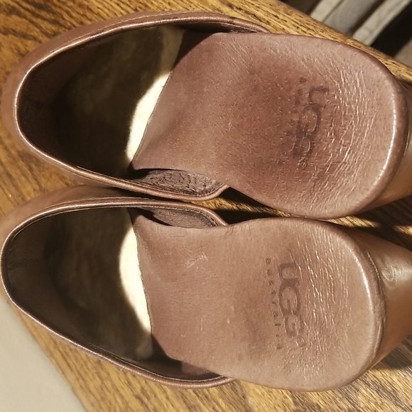 UGG Abbie Clogs - Picture 6 of 11
